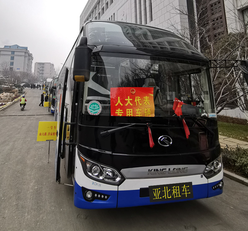 旅游会议大巴车